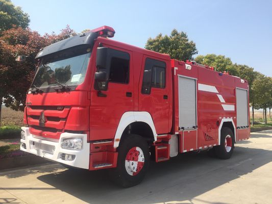 Sinotruk 8000L Water Foam Fire Truck With Double Cabin Multifunctional