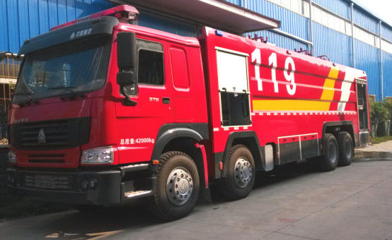 HOWO 461HP Heavy Duty Fire Truck 12 Wheeled 25000L Water Tank Capacity