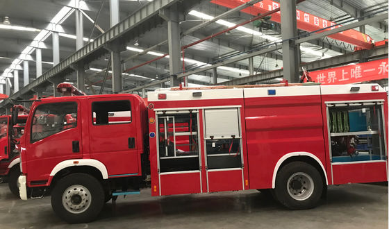 Firefighting Foam Fire Truck with Diesel Engine and Water Cannon